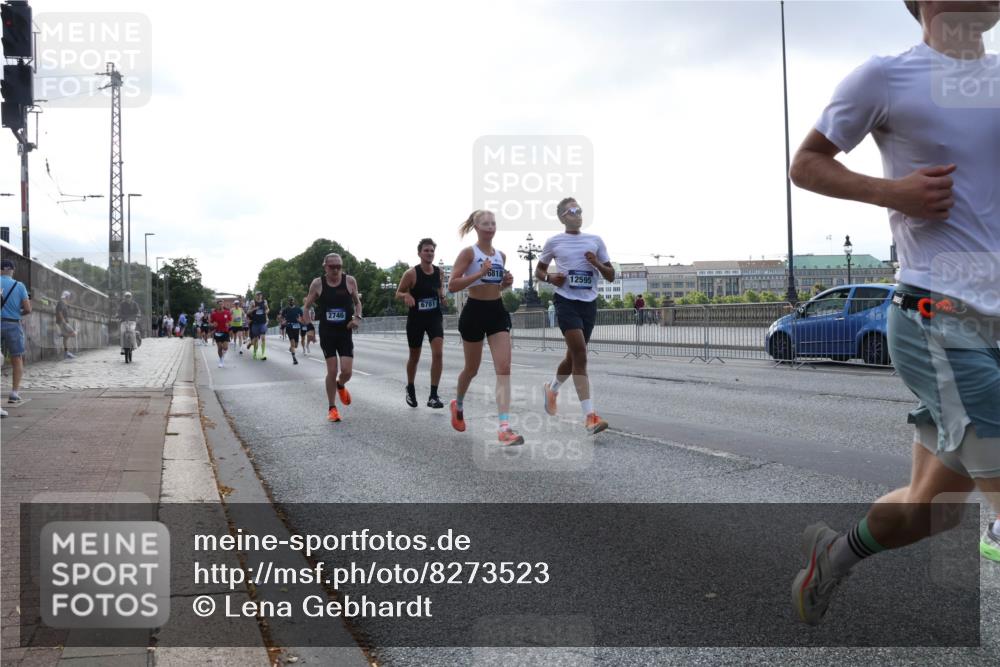 29.06.2025 - hella hamburg halbmarathon Lena Gebhardt http://msf.ph/oto/8273523 29.06.2025 09:45:05 Lombardsbrücke 2746, 6781, 6815, 12595, 1065, 1758, 1827, 2021, 2746, 3201, 3845, 4050, 4678, 5070, 5269, 5367, 6619, 6781, 7272, 7349, 8473, 8731, 9137, 9381, 10156, 10171, 10486, 10848, 11169, 12049, 12287, 12337, 12369, 12595, 12900, 13838, 13956, 14140, 14164, 14289, 15268, 15583, 15672, 15880, 15883, 16157, 16377, 16508, 16713, 16736, 16818, 17354, 17428, 18567 meine-sportfotos.de