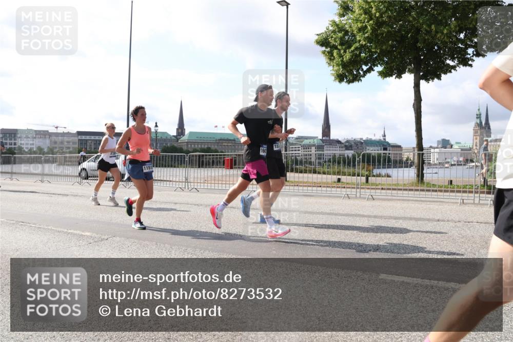 29.06.2025 - hella hamburg halbmarathon Lena Gebhardt http://msf.ph/oto/8273532 29.06.2025 09:57:41 Lombardsbrücke 1151, 160, 1030, 1086, 1094, 1193, 1320, 1321, 1422, 1442, 1563, 1870, 2119, 2252, 2397, 2444, 2448, 2488, 2595, 2612, 2814, 2855, 2946, 3048, 3058, 3096, 3103, 3114, 3251, 3698, 3999, 4261, 4299, 4379, 4558, 4986, 5013, 5018, 5021, 5024, 5032, 5305, 5633, 5775, 5820, 5907, 6125, 6355, 6356, 6374, 6569, 6585, 6628, 6720, 6762, 6776, 6795, 6942, 7134, 7221, 7397, 7478, 7594, 7646, 7742, 7930, 7932, 7952, 7973, 7976, 9316, 10191 meine-sportfotos.de