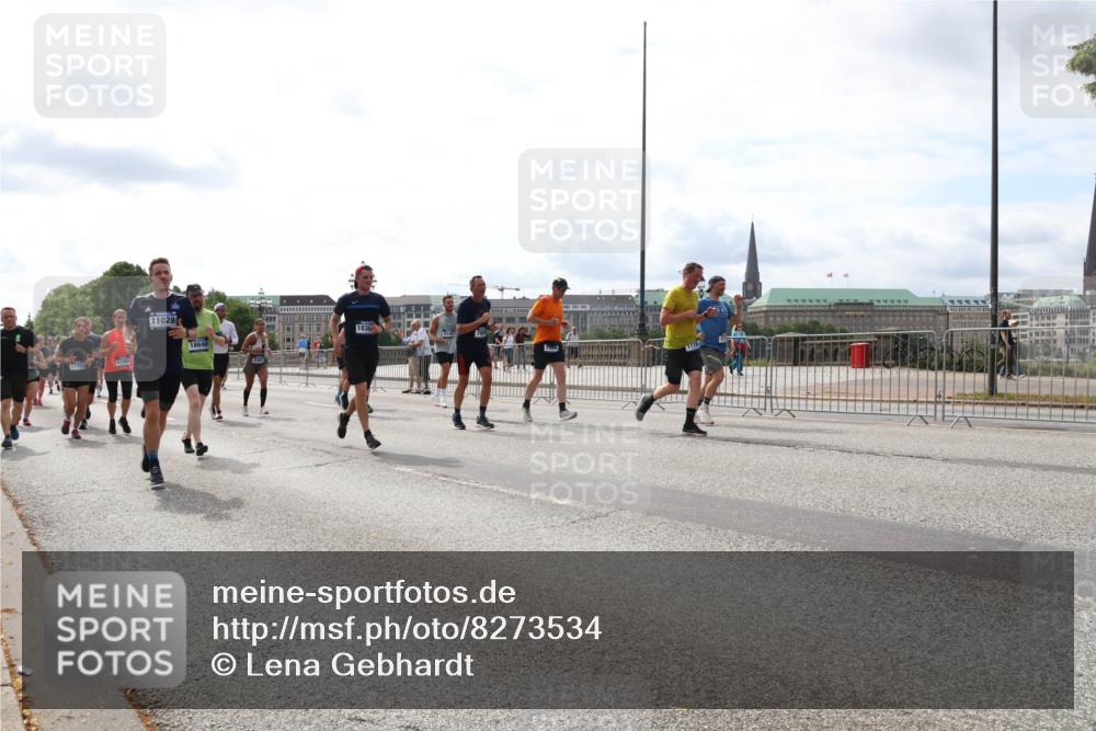 29.06.2025 - hella hamburg halbmarathon Lena Gebhardt http://msf.ph/oto/8273534 29.06.2025 10:20:06 Lombardsbrücke 17454, 11028, 18648, 1830, 1046, 1069, 1110, 1115, 1154, 1474, 2064, 2357, 2405, 2441, 2918, 3278, 3434, 3678, 3842, 4108, 4110, 4170, 4539, 4562, 4570, 4585, 4614, 4737, 4739, 5251, 5397, 5556, 5659, 5811, 5812, 5831, 5878, 5937, 6796, 6797, 6872, 6874, 7018, 7101, 7137, 7248, 7249, 7519, 7739, 7744, 7808, 7836, 7917, 8025, 8146, 8387, 8427, 8462, 8738, 9136, 9196, 9735, 9873, 10041, 10349, 10414, 10550, 10594, 10595, 10622, 10701, 10754, 11028, 11036 meine-sportfotos.de