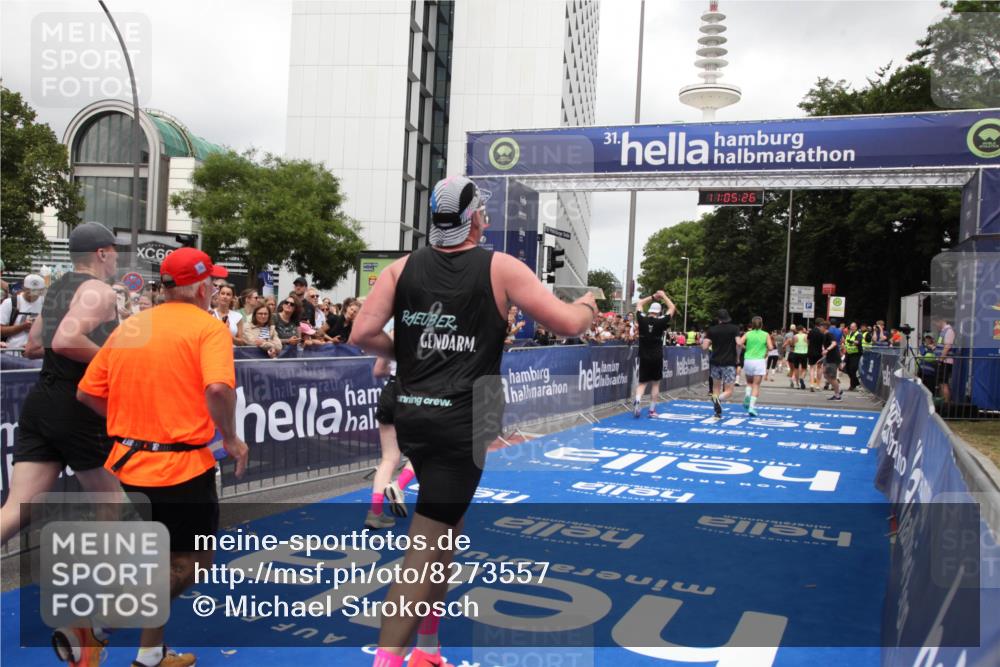 29.06.2025 - hella hamburg halbmarathon Michael Strokosch http://msf.ph/oto/8273557 29.06.2025 11:05:25 Ziel 1790, 2810, 4307, 9405, 10781, 11027, 12646, 12843, 17763, 18520, 18575, 18577, 18581 meine-sportfotos.de
