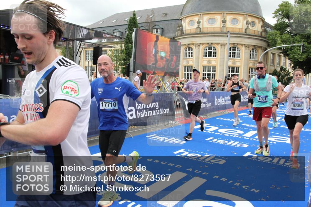 29.06.2025 - hella hamburg halbmarathon Michael Strokosch http://msf.ph/oto/8273567 29.06.2025 10:53:36 Ziel 1030, 1061, 1098, 1499, 1502, 1783, 2070, 3399, 5866, 6628, 6762, 10549, 11068, 12909, 13912, 15113, 15497, 15856, 17710, 18450, 18612, 18666 meine-sportfotos.de