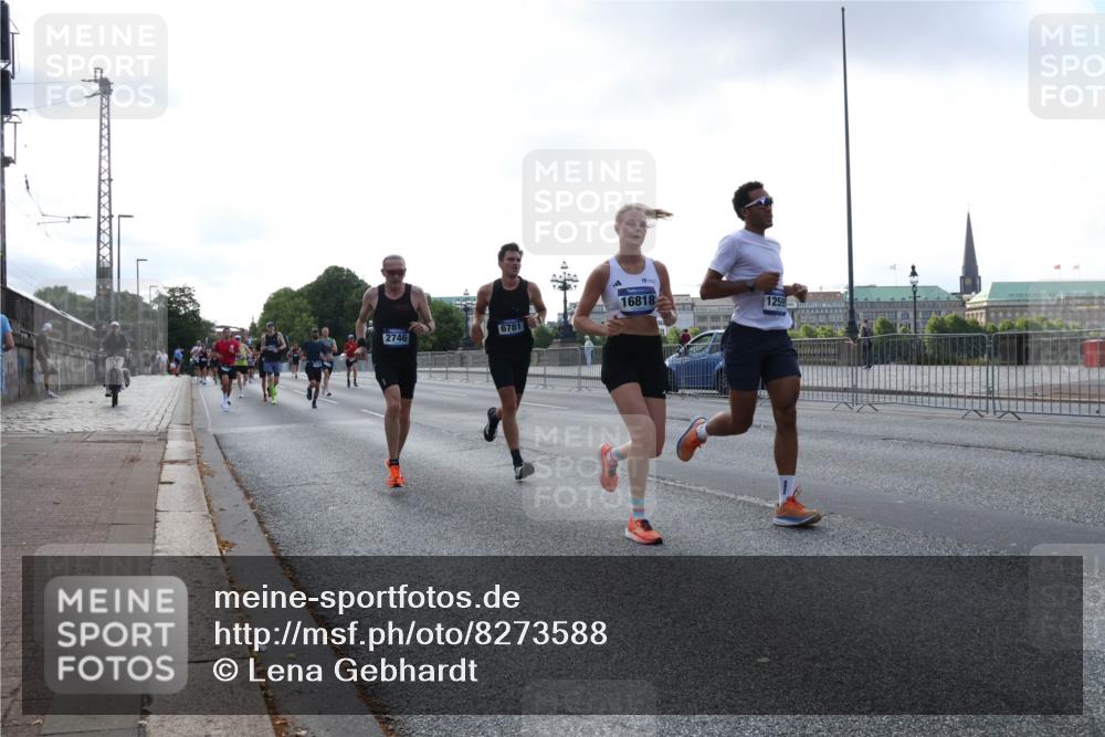 29.06.2025 - hella hamburg halbmarathon Lena Gebhardt http://msf.ph/oto/8273588 29.06.2025 09:45:06 Lombardsbrücke 2746, 6781, 16818, 1259, 1065, 1758, 1827, 2021, 2746, 3201, 3845, 4050, 4678, 5070, 5269, 5367, 5746, 6619, 6781, 7272, 7349, 7723, 8209, 8473, 8731, 8883, 9137, 9381, 10156, 10171, 10486, 10848, 11169, 11413, 12049, 12287, 12337, 12369, 12595, 12900, 13838, 13956, 14140, 14164, 14289, 15268, 15583, 15672, 15880, 15883, 16157, 16377, 16508, 16713, 16736, 16818, 17428, 18567 meine-sportfotos.de