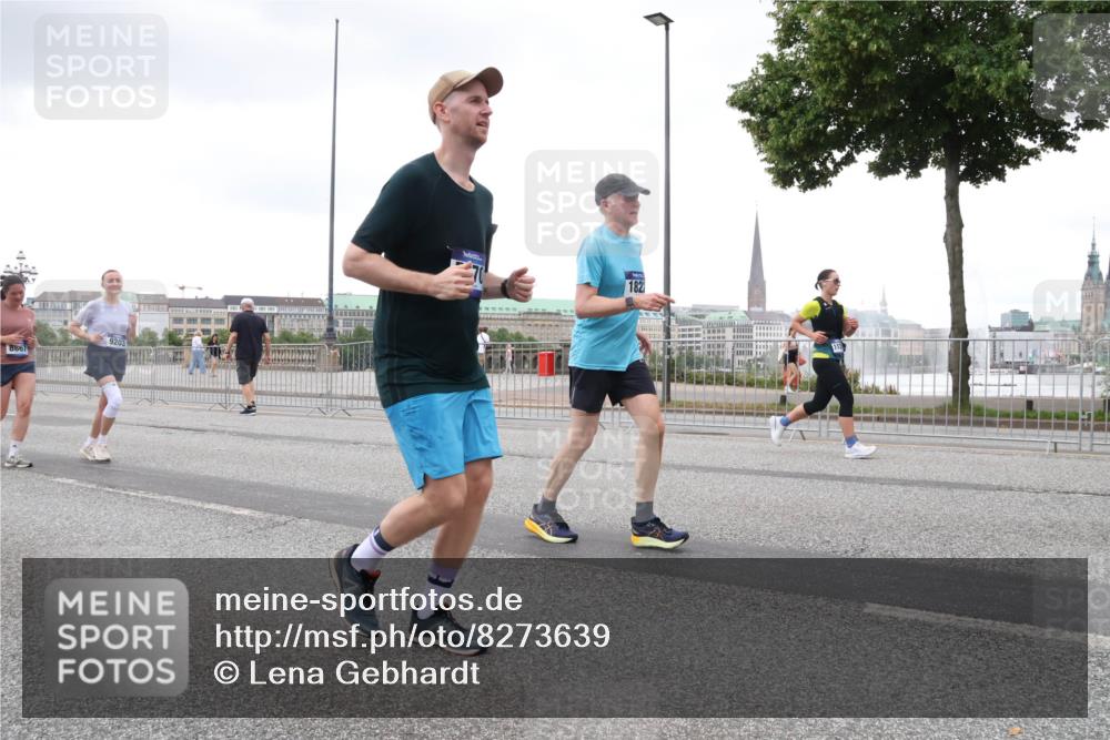 29.06.2025 - hella hamburg halbmarathon Lena Gebhardt http://msf.ph/oto/8273639 29.06.2025 10:54:28 Lombardsbrücke 9203, 8867, 182, 1198, 1263, 1762, 1779, 1822, 1949, 2084, 2244, 2532, 2586, 2600, 2761, 3187, 3188, 3249, 3364, 3465, 3467, 3761, 3795, 3857, 4323, 4685, 4720, 4838, 4971, 5157, 5185, 5216, 5309, 5514, 5804, 5817, 5898, 5933, 5993, 6023, 6279, 6468, 6583, 6982, 6987, 6988, 7498, 7670, 7874, 7946, 7986, 8012, 8801, 8803, 8867, 9130, 9138, 9203, 9521, 10207, 10331, 10471, 11033, 11287, 11354, 11567, 11569, 11785, 12268, 12270, 12930, 13272 meine-sportfotos.de