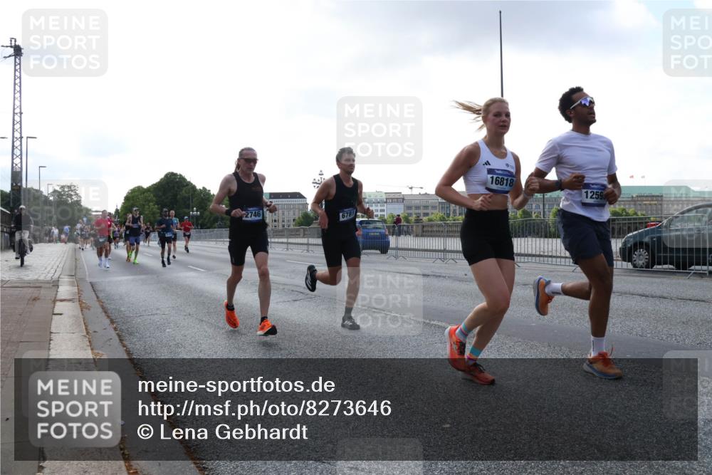 29.06.2025 - hella hamburg halbmarathon Lena Gebhardt http://msf.ph/oto/8273646 29.06.2025 09:45:06 Lombardsbrücke 2746, 6781, 16818, 1259, 1065, 1758, 1827, 2021, 2746, 3201, 3845, 4050, 4678, 5070, 5269, 5367, 5746, 6619, 6781, 7272, 7349, 7723, 8209, 8473, 8731, 8883, 9137, 9381, 10156, 10171, 10486, 10848, 11169, 11413, 12049, 12287, 12337, 12369, 12595, 12900, 13838, 13956, 14140, 14164, 14289, 15268, 15583, 15672, 15880, 15883, 16157, 16377, 16508, 16713, 16736, 16818, 17428, 18567 meine-sportfotos.de