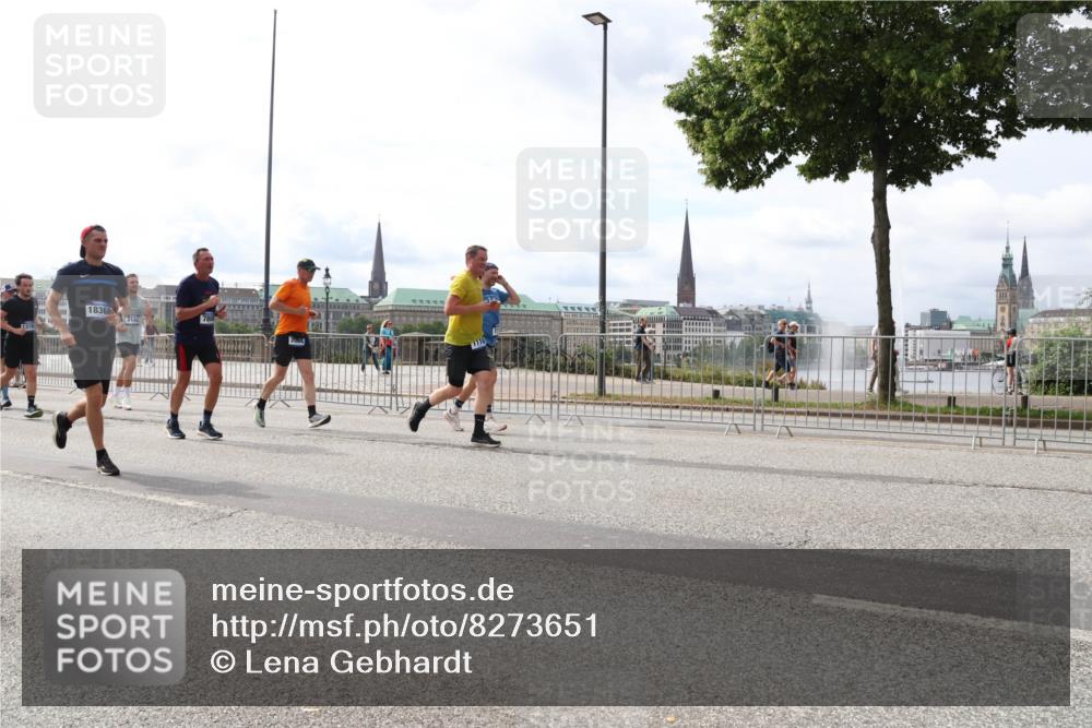 29.06.2025 - hella hamburg halbmarathon Lena Gebhardt http://msf.ph/oto/8273651 29.06.2025 10:20:07 Lombardsbrücke 18368, 8146, 1046, 1069, 1110, 1115, 1154, 1474, 2064, 2357, 2405, 2441, 2918, 3278, 3434, 3678, 3842, 4170, 4539, 4562, 4570, 4585, 4614, 4737, 4739, 5251, 5397, 5556, 5659, 5811, 5812, 5831, 5878, 5937, 6796, 6797, 6872, 6874, 7018, 7101, 7137, 7248, 7249, 7519, 7739, 7744, 7808, 7836, 7917, 8025, 8146, 8387, 8427, 8462, 8738, 9136, 9196, 9735, 9873, 10041, 10349, 10414, 10550, 10594, 10595, 10622, 10701, 10754, 11028, 11036 meine-sportfotos.de
