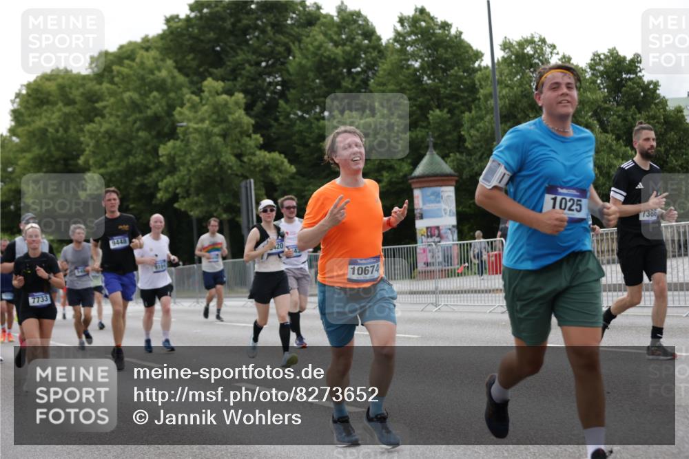 29.06.2025 - hella hamburg halbmarathon Jannik Wohlers http://msf.ph/oto/8273652 29.06.2025 10:34:12 Lombardsbrücke 1025, 2023, 2412, 3130, 3420, 4540, 5453, 6034, 6171, 6329, 6571, 6843, 7386, 7644, 7733, 8705, 9122, 9164, 9379, 9448, 9514, 10335, 10674, 11245, 11872, 12164, 13311, 13416, 13957, 15310, 15477, 16238, 16311, 16390, 16682, 16919, 17230, 17412, 18158, 18892, 18941 meine-sportfotos.de