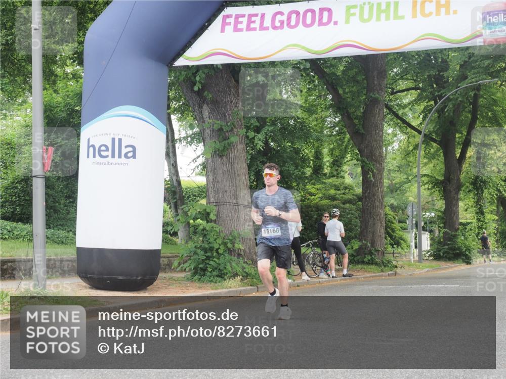 29.06.2025 - hella hamburg halbmarathon KatJ http://msf.ph/oto/8273661 29.06.2025 10:09:06 Zwischen KM18-KM19  meine-sportfotos.de