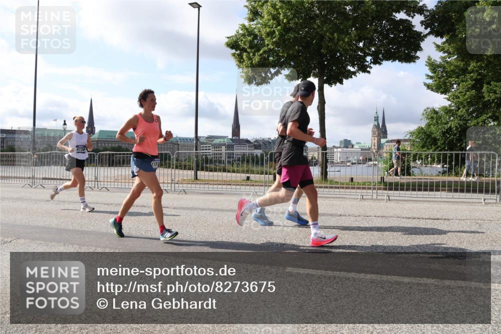 29.06.2025 - hella hamburg halbmarathon Lena Gebhardt http://msf.ph/oto/8273675 29.06.2025 09:57:42 Lombardsbrücke 9739, 1151, 1030, 1086, 1094, 1193, 1320, 1321, 1422, 1442, 1563, 1870, 2119, 2252, 2397, 2444, 2448, 2488, 2595, 2612, 2814, 2855, 2946, 3048, 3058, 3096, 3103, 3114, 3251, 3698, 3999, 4261, 4299, 4379, 4558, 4986, 5013, 5018, 5021, 5024, 5032, 5305, 5633, 5775, 5820, 5907, 6125, 6355, 6356, 6374, 6569, 6580, 6585, 6628, 6720, 6762, 6776, 6795, 6942, 7134, 7221, 7397, 7478, 7594, 7646, 7742, 7930, 7932, 7952, 7973, 7976, 9316, 10191 meine-sportfotos.de
