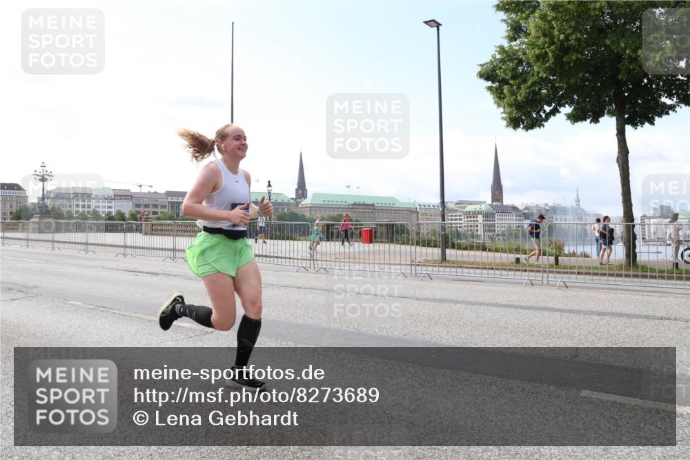 29.06.2025 - hella hamburg halbmarathon Lena Gebhardt http://msf.ph/oto/8273689 29.06.2025 10:11:26 Lombardsbrücke 1531, 1723, 1866, 2868, 3837, 4227, 4287, 5254, 5653, 7271, 7370, 8115, 8171, 8206, 8207, 8368, 8561, 8807, 8810, 9119, 10196, 10372, 10428, 11149, 11321, 11755, 12286, 12556, 12571, 12836, 13203, 13603, 13939, 14008, 14022, 14149, 15009, 15252, 15797, 15908, 15945, 16383, 17080, 17142, 17500, 17787, 17866, 18278, 18382, 19172, 19241 meine-sportfotos.de