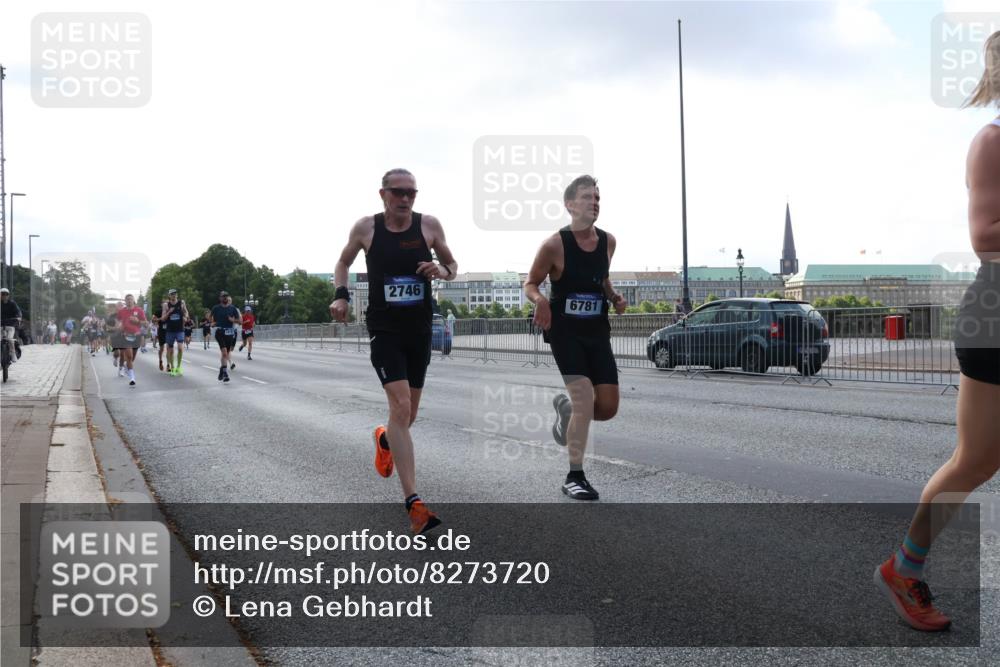 29.06.2025 - hella hamburg halbmarathon Lena Gebhardt http://msf.ph/oto/8273720 29.06.2025 09:45:07 Lombardsbrücke 2746, 6781, 1758, 1827, 1990, 2021, 2746, 3043, 3201, 3845, 4050, 4678, 5070, 5269, 5328, 5367, 5746, 6619, 6781, 7272, 7651, 7723, 8209, 8473, 8731, 8883, 9137, 9381, 10156, 10171, 10486, 10848, 11169, 11413, 12049, 12287, 12337, 12595, 12900, 13838, 13956, 14140, 14164, 14289, 15268, 15583, 15672, 15883, 16157, 16377, 16508, 16713, 16736, 16818, 17428, 18567 meine-sportfotos.de