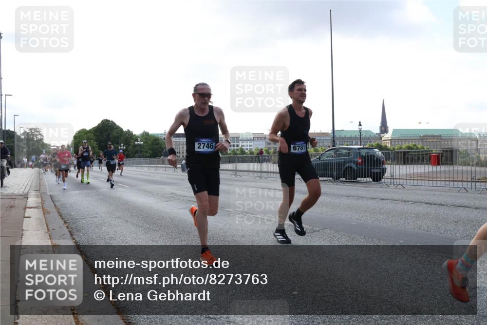 29.06.2025 - hella hamburg halbmarathon Lena Gebhardt http://msf.ph/oto/8273763 29.06.2025 09:45:07 Lombardsbrücke 2746, 6781, 1758, 1827, 1990, 2021, 2746, 3043, 3201, 3845, 4050, 4678, 5070, 5269, 5328, 5367, 5746, 6619, 6781, 7272, 7651, 7723, 8209, 8473, 8731, 8883, 9137, 9381, 10156, 10171, 10486, 10848, 11169, 11413, 12049, 12287, 12337, 12595, 12900, 13838, 13956, 14140, 14164, 14289, 15268, 15583, 15672, 15883, 16157, 16377, 16508, 16713, 16736, 16818, 17428, 18567 meine-sportfotos.de