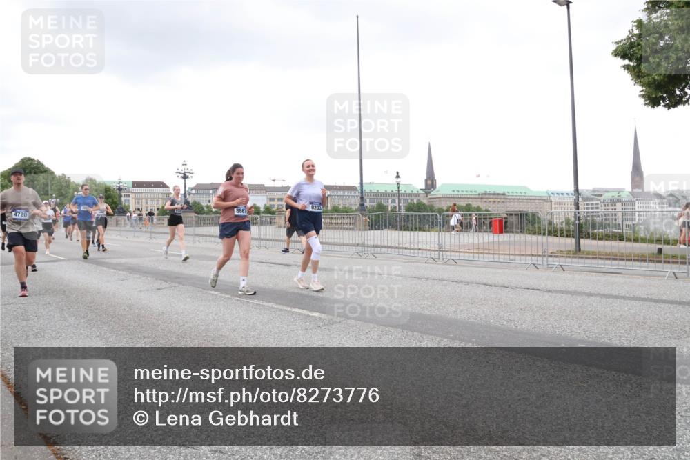 29.06.2025 - hella hamburg halbmarathon Lena Gebhardt http://msf.ph/oto/8273776 29.06.2025 10:54:29 Lombardsbrücke 4720, 9203, 1198, 1263, 1762, 1779, 1822, 1949, 2084, 2244, 2532, 2586, 2600, 2761, 3187, 3188, 3364, 3465, 3467, 3761, 3795, 3857, 4323, 4685, 4720, 4838, 4971, 5157, 5185, 5216, 5309, 5514, 5804, 5817, 5882, 5898, 5933, 5993, 6023, 6279, 6468, 6583, 6982, 6987, 6988, 7498, 7670, 7874, 7946, 7986, 8012, 8801, 8803, 8867, 9130, 9138, 9203, 9521, 10207, 10331, 10471, 11033, 11287, 11354, 11567, 11569, 11785, 12268, 12270, 12930, 13272 meine-sportfotos.de