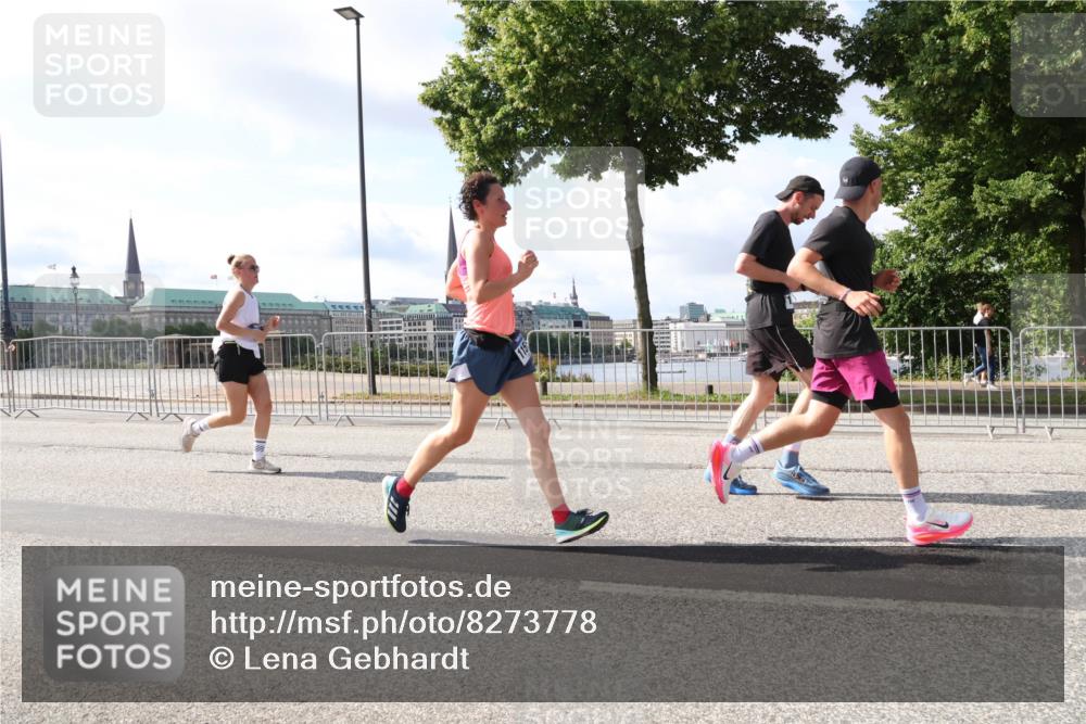 29.06.2025 - hella hamburg halbmarathon Lena Gebhardt http://msf.ph/oto/8273778 29.06.2025 09:57:42 Lombardsbrücke 1030, 1086, 1094, 1193, 1320, 1321, 1422, 1442, 1563, 1870, 2119, 2252, 2397, 2444, 2448, 2488, 2595, 2612, 2814, 2855, 2946, 3048, 3058, 3096, 3103, 3114, 3251, 3698, 3999, 4261, 4299, 4379, 4558, 4986, 5013, 5018, 5021, 5024, 5032, 5305, 5633, 5775, 5820, 5907, 6125, 6355, 6356, 6374, 6569, 6580, 6585, 6628, 6720, 6762, 6776, 6795, 6942, 7134, 7221, 7397, 7478, 7594, 7646, 7742, 7930, 7932, 7952, 7973, 7976, 9316, 10191 meine-sportfotos.de
