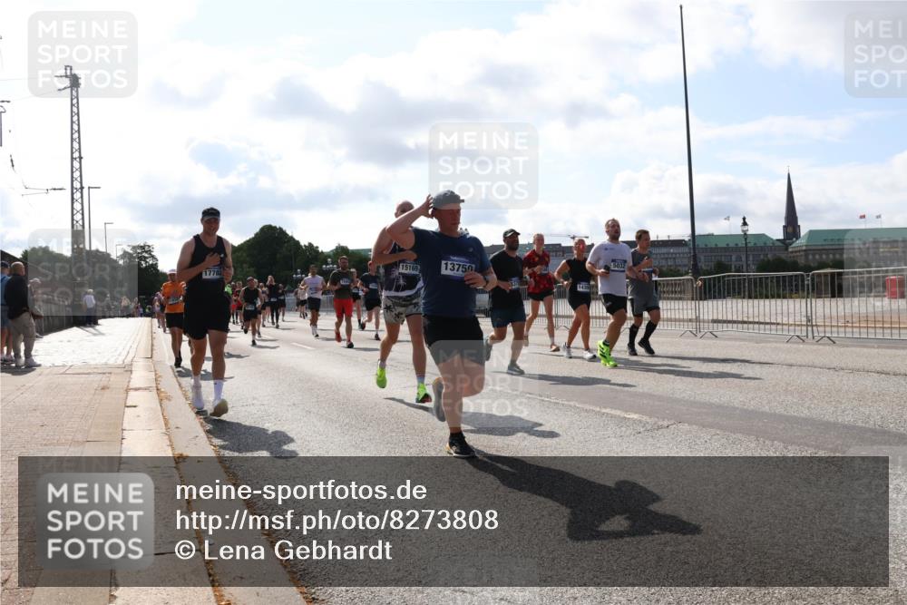 29.06.2025 - hella hamburg halbmarathon Lena Gebhardt http://msf.ph/oto/8273808 29.06.2025 09:57:43 Lombardsbrücke 15169, 17782, 13750, 5032, 1030, 1086, 1094, 1193, 1320, 1321, 1422, 1442, 1563, 1870, 2119, 2252, 2397, 2444, 2448, 2488, 2595, 2612, 2814, 2855, 2946, 3048, 3058, 3096, 3103, 3114, 3251, 3698, 3999, 4261, 4299, 4379, 4558, 4986, 5013, 5018, 5021, 5024, 5032, 5305, 5633, 5775, 5820, 5907, 6125, 6355, 6356, 6374, 6569, 6580, 6585, 6628, 6720, 6762, 6776, 6795, 6942, 7134, 7221, 7397, 7478, 7594, 7646, 7742, 7930, 7932, 7952, 7973, 7976, 9316, 10191 meine-sportfotos.de