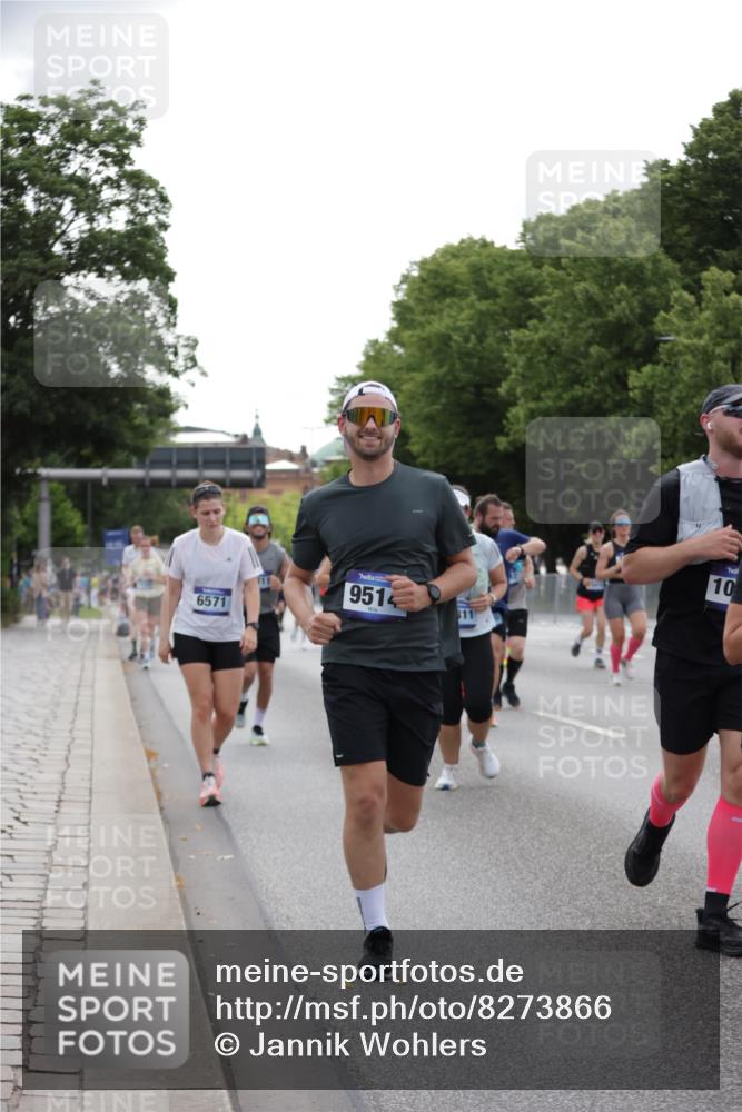 29.06.2025 - hella hamburg halbmarathon Jannik Wohlers http://msf.ph/oto/8273866 29.06.2025 10:34:15 Lombardsbrücke 1025, 2023, 3130, 3420, 4540, 5453, 6034, 6171, 6329, 6843, 7020, 7386, 7644, 7733, 8705, 9122, 9164, 9448, 9514, 10335, 10674, 11122, 11245, 12164, 12382, 13311, 13416, 13471, 13473, 14273, 15310, 15380, 15477, 16238, 16311, 16390, 16682, 17412, 18158, 18892 meine-sportfotos.de