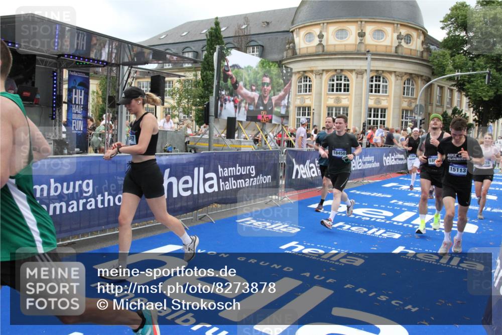 29.06.2025 - hella hamburg halbmarathon Michael Strokosch http://msf.ph/oto/8273878 29.06.2025 10:53:38 Ziel 1030, 1061, 1098, 1499, 1502, 1783, 2070, 2630, 3399, 3819, 5866, 6628, 6762, 10549, 12632, 13865, 15061, 15113, 15497, 15856, 17710, 18450, 18612, 18666, 18715 meine-sportfotos.de