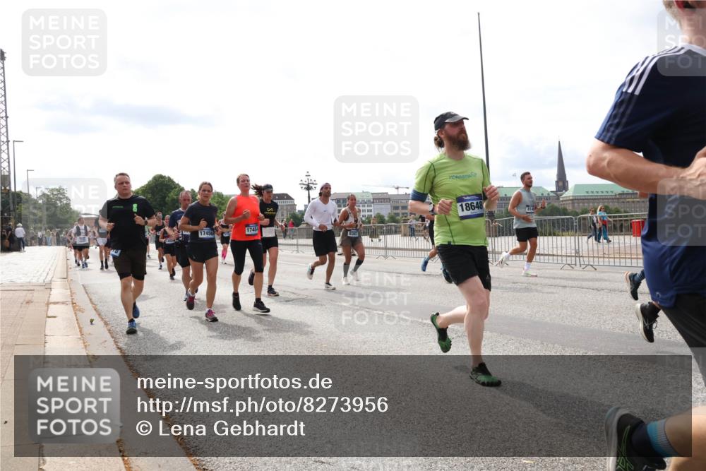 29.06.2025 - hella hamburg halbmarathon Lena Gebhardt http://msf.ph/oto/8273956 29.06.2025 10:20:08 Lombardsbrücke 17454, 17456, 18648, 814, 1046, 1069, 1110, 1115, 1154, 1474, 2064, 2357, 2405, 2478, 2918, 3278, 3434, 3842, 4170, 4539, 4562, 4570, 4585, 4614, 4737, 4739, 5251, 5397, 5556, 5659, 5811, 5812, 5831, 5878, 5937, 6796, 6797, 6872, 6874, 7018, 7101, 7131, 7137, 7248, 7249, 7519, 7739, 7744, 7808, 7836, 7917, 8025, 8146, 8387, 8427, 8462, 8738, 9136, 9196, 9735, 9873, 10041, 10349, 10414, 10550, 10594, 10595, 10622, 10701, 10754, 11028, 11036 meine-sportfotos.de