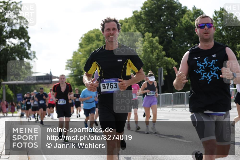 29.06.2025 - hella hamburg halbmarathon Jannik Wohlers http://msf.ph/oto/8274019 29.06.2025 10:01:54 Lombardsbrücke 1128, 1254, 1432, 1453, 2142, 2322, 2323, 3169, 3976, 4066, 4985, 5763, 6166, 6295, 6322, 6708, 6860, 7031, 7223, 7243, 7323, 7869, 9020, 9021, 9156, 9353, 9928, 10866, 11191, 11554, 11670, 11871, 11938, 12315, 12316, 12491, 12978, 13868, 14574, 14838, 15008, 15901, 16067, 16634, 16723, 17533, 17836, 18128, 18130, 18240, 19162, 19240 meine-sportfotos.de