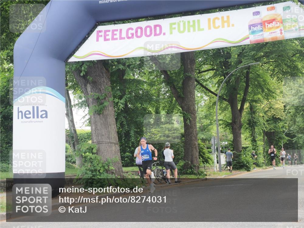 29.06.2025 - hella hamburg halbmarathon KatJ http://msf.ph/oto/8274031 29.06.2025 10:09:37 Zwischen KM18-KM19  meine-sportfotos.de