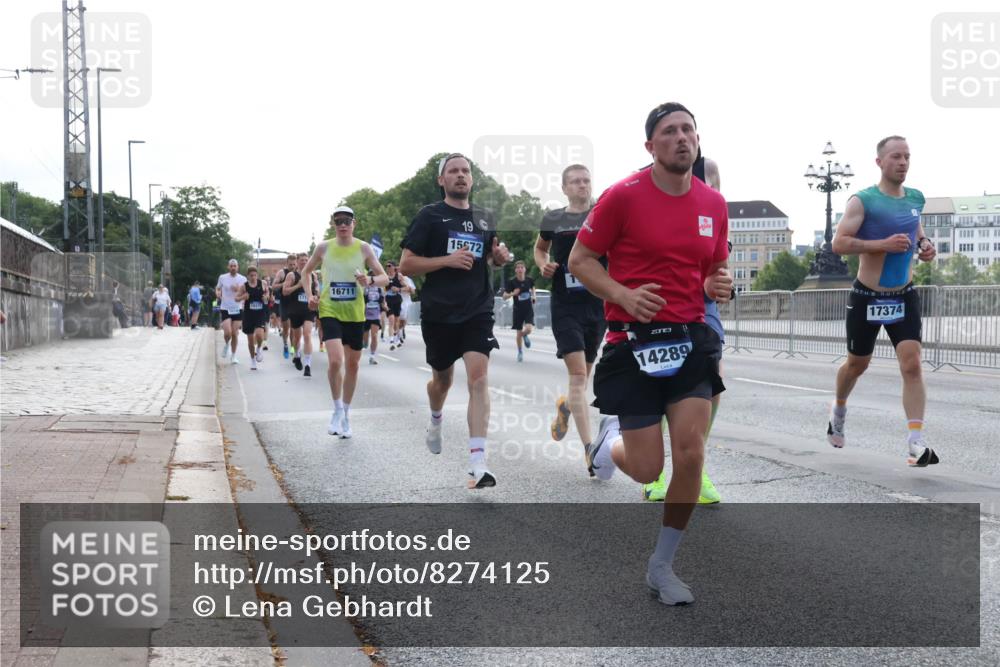 29.06.2025 - hella hamburg halbmarathon Lena Gebhardt http://msf.ph/oto/8274125 29.06.2025 09:45:10 Lombardsbrücke 171, 16711, 199, 15672, 14289, 17374, 57, 1758, 1827, 1990, 2021, 2746, 3043, 3201, 3845, 4050, 4678, 5070, 5269, 5328, 5367, 5746, 5826, 6619, 6781, 7272, 7481, 7651, 7723, 8209, 8473, 8731, 8883, 9137, 9381, 9571, 9634, 10156, 10171, 10486, 10848, 11169, 11413, 11857, 12049, 12234, 12287, 12595, 12900, 13838, 13956, 14028, 14140, 14164, 14289, 15268, 15583, 15672, 15883, 16157, 16377, 16508, 16713, 16736, 16818, 17428, 18567 meine-sportfotos.de