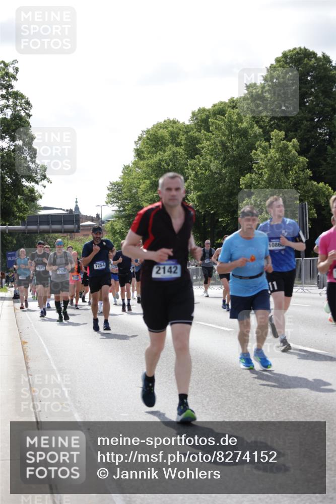 29.06.2025 - hella hamburg halbmarathon Jannik Wohlers http://msf.ph/oto/8274152 29.06.2025 10:01:56 Lombardsbrücke 1128, 1254, 1432, 1733, 2142, 2322, 2323, 2685, 2712, 3169, 3780, 3976, 4066, 4985, 5763, 6295, 6322, 6708, 6860, 7031, 7049, 7323, 7869, 9020, 9021, 9131, 9156, 9353, 10866, 11191, 11554, 11670, 11871, 11938, 12315, 12316, 12491, 12978, 13868, 13932, 14574, 14838, 15008, 15291, 15901, 16067, 16634, 16723, 17533, 17836, 18128, 18130, 18240, 18624, 19162, 19240 meine-sportfotos.de