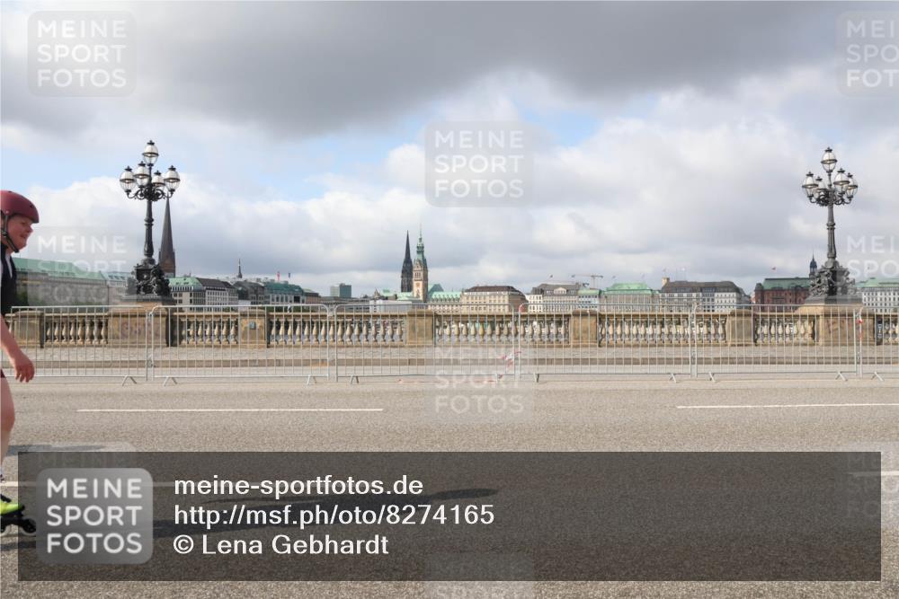 29.06.2025 - hella hamburg halbmarathon Lena Gebhardt http://msf.ph/oto/8274165 29.06.2025 09:04:59 Lombardsbrücke  meine-sportfotos.de