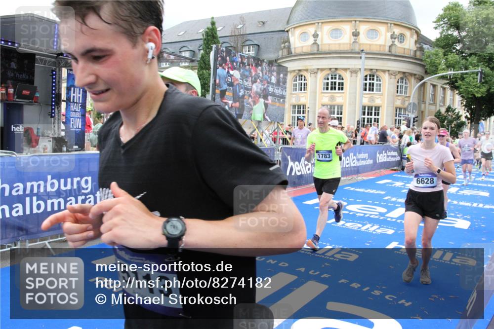 29.06.2025 - hella hamburg halbmarathon Michael Strokosch http://msf.ph/oto/8274182 29.06.2025 10:53:39 Ziel 1030, 1061, 1098, 1499, 1502, 1783, 2058, 2070, 2630, 3399, 3819, 6628, 6762, 10549, 11604, 12632, 13865, 15061, 15113, 15497, 15856, 16092, 18143, 18450, 18612, 18666, 18715 meine-sportfotos.de