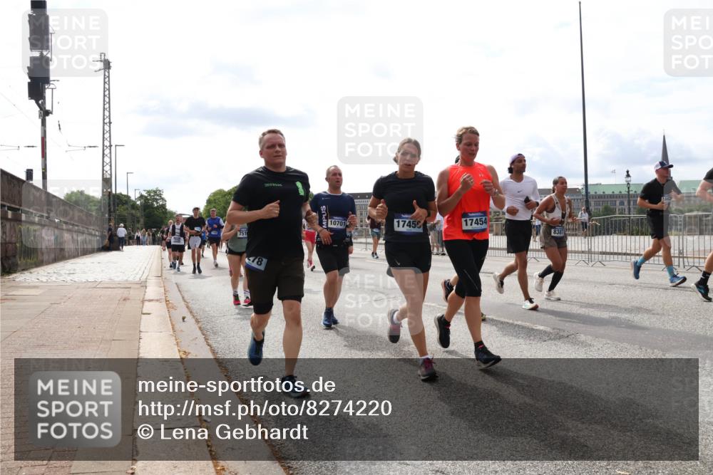 29.06.2025 - hella hamburg halbmarathon Lena Gebhardt http://msf.ph/oto/8274220 29.06.2025 10:20:09 Lombardsbrücke 751, 192026, 10701, 17456, 17454, 8387, 1046, 1069, 1110, 1115, 1154, 1474, 2064, 2405, 2478, 2918, 3278, 3434, 3842, 4154, 4170, 4539, 4585, 4614, 4737, 4739, 5251, 5397, 5556, 5659, 5811, 5812, 5831, 5878, 5937, 6796, 6797, 6872, 6874, 7018, 7101, 7131, 7137, 7248, 7249, 7519, 7739, 7744, 7808, 7917, 8025, 8146, 8387, 8427, 8462, 8738, 9136, 9196, 9735, 9873, 10041, 10349, 10414, 10550, 10594, 10595, 10622, 10701, 10754, 11028, 11036, 11835 meine-sportfotos.de