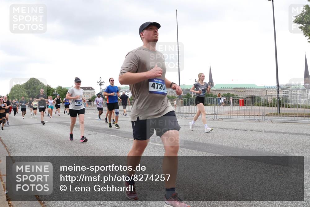 29.06.2025 - hella hamburg halbmarathon Lena Gebhardt http://msf.ph/oto/8274257 29.06.2025 10:54:32 Lombardsbrücke 3837, 5157, 4720, 130, 1198, 1762, 1779, 1822, 1949, 2084, 2244, 2532, 2566, 2586, 2600, 2632, 2761, 3187, 3188, 3364, 3761, 3795, 3857, 4323, 4685, 4720, 4838, 4971, 5157, 5185, 5216, 5309, 5500, 5514, 5804, 5817, 5882, 5933, 5993, 6023, 6279, 6468, 6982, 6987, 6988, 7498, 7670, 7874, 7946, 7986, 8012, 8186, 8801, 8803, 8867, 9130, 9138, 9203, 9521, 10207, 10331, 10471, 11033, 11226, 11287, 11354, 11567, 11569, 11785, 12268, 12270, 12930, 13272, 13283 meine-sportfotos.de