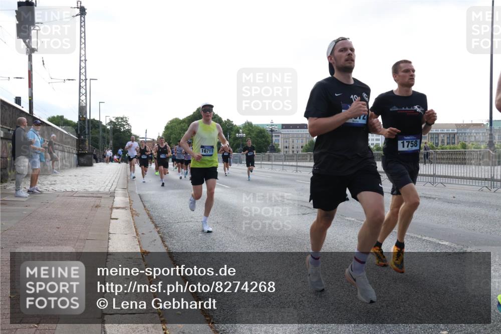 29.06.2025 - hella hamburg halbmarathon Lena Gebhardt http://msf.ph/oto/8274268 29.06.2025 09:45:11 Lombardsbrücke 1717, 16711, 4, 1758, 57, 1758, 1827, 1990, 2746, 3043, 3201, 3845, 4050, 4678, 5070, 5269, 5328, 5367, 5746, 5826, 6619, 6781, 7272, 7481, 7651, 7723, 8209, 8473, 8731, 8883, 9137, 9381, 9571, 9634, 10156, 10171, 10486, 10848, 11169, 11413, 11857, 12049, 12234, 12287, 12595, 12900, 13838, 13956, 14028, 14140, 14164, 14289, 15268, 15583, 15672, 15883, 16157, 16377, 16508, 16713, 16736, 16818, 17428, 18567 meine-sportfotos.de