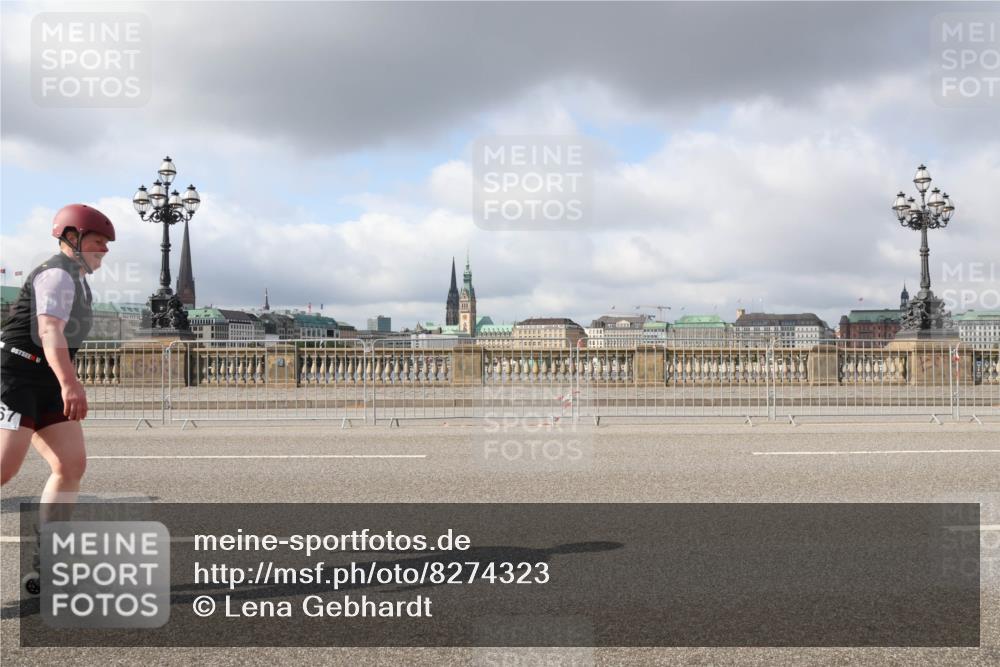 29.06.2025 - hella hamburg halbmarathon Lena Gebhardt http://msf.ph/oto/8274323 29.06.2025 09:04:59 Lombardsbrücke  meine-sportfotos.de