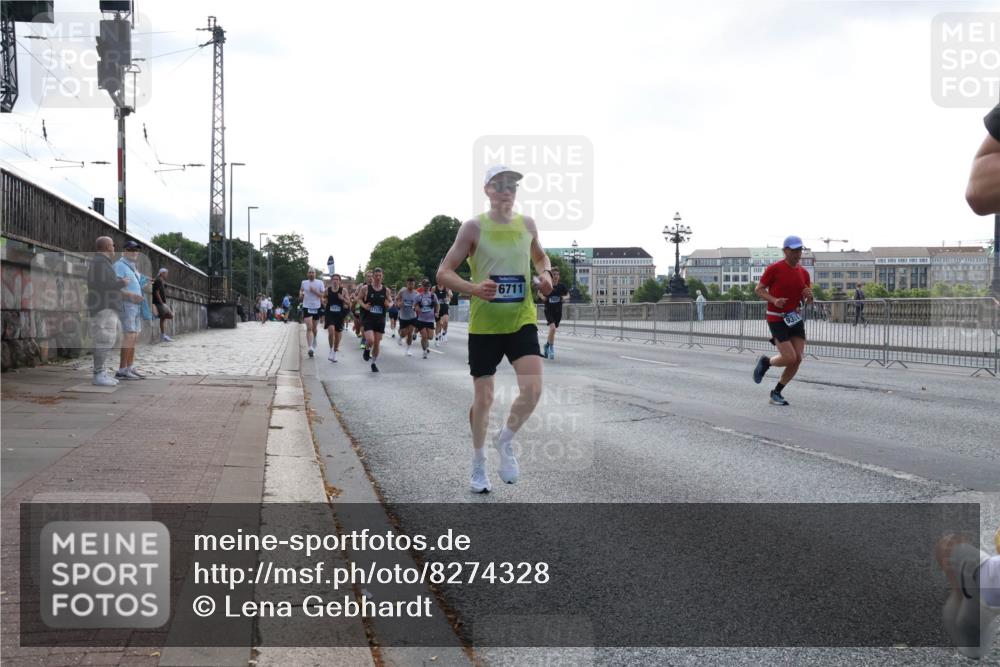 29.06.2025 - hella hamburg halbmarathon Lena Gebhardt http://msf.ph/oto/8274328 29.06.2025 09:45:12 Lombardsbrücke 6711, 7651, 57, 1758, 1827, 1990, 2746, 3043, 3201, 4050, 5070, 5269, 5328, 5367, 5746, 5826, 6619, 6781, 7272, 7389, 7481, 7651, 7723, 8209, 8473, 8731, 8883, 9137, 9381, 9571, 9634, 10156, 10171, 10486, 10848, 11169, 11413, 11857, 12049, 12234, 12287, 12595, 12900, 13838, 13956, 14028, 14140, 14164, 14289, 15268, 15583, 15672, 15883, 16157, 16377, 16508, 16713, 16736, 16818, 17428 meine-sportfotos.de