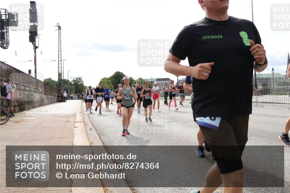 29.06.2025 - hella hamburg halbmarathon Lena Gebhardt http://msf.ph/oto/8274364 29.06.2025 10:20:10 Lombardsbrücke 7519, 14024, 2025, 1046, 1069, 1110, 1115, 1154, 1474, 2064, 2405, 2478, 2918, 3278, 3434, 3842, 4154, 4539, 4585, 4614, 4737, 4739, 5251, 5397, 5556, 5659, 5811, 5812, 5831, 5878, 5937, 6796, 6797, 6872, 6874, 6951, 7018, 7101, 7131, 7137, 7248, 7249, 7519, 7739, 7744, 7808, 7917, 8025, 8146, 8387, 8427, 8462, 8588, 8738, 9136, 9196, 9735, 9873, 10041, 10349, 10414, 10550, 10594, 10595, 10622, 10701, 10754, 11028, 11036, 11835 meine-sportfotos.de