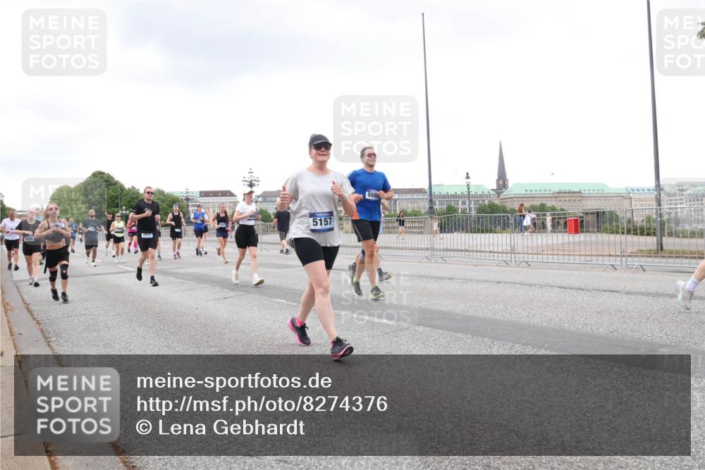 29.06.2025 - hella hamburg halbmarathon Lena Gebhardt http://msf.ph/oto/8274376 29.06.2025 10:54:33 Lombardsbrücke 3857, 1949, 5157, 880, 1198, 1762, 1779, 1822, 1949, 2084, 2244, 2532, 2566, 2586, 2600, 2632, 2761, 3187, 3188, 3364, 3761, 3795, 3857, 4323, 4685, 4720, 4838, 4971, 5157, 5185, 5216, 5309, 5500, 5514, 5804, 5817, 5882, 5933, 5993, 6023, 6279, 6468, 6982, 6987, 6988, 7498, 7670, 7874, 7946, 7986, 8012, 8186, 8801, 8803, 8867, 9130, 9203, 9521, 10207, 10331, 10471, 11033, 11226, 11287, 11354, 11567, 11569, 11785, 12240, 12268, 12270, 12930, 13272, 13283, 13944, 13945 meine-sportfotos.de