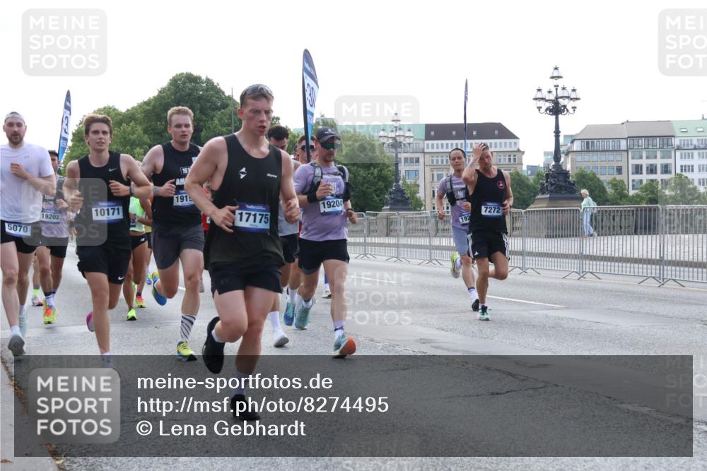 29.06.2025 - hella hamburg halbmarathon Lena Gebhardt http://msf.ph/oto/8274495 29.06.2025 09:45:14 Lombardsbrücke 5070, 19202, 16, 1919, 10171, 17175, 19204, 192, 7272, 57, 1758, 1827, 1990, 2746, 3043, 3201, 4050, 4698, 4749, 5070, 5269, 5328, 5367, 5746, 5826, 6358, 6619, 6781, 7272, 7389, 7481, 7651, 7723, 8209, 8473, 8731, 8883, 9137, 9381, 9571, 9634, 10156, 10171, 10486, 10848, 11169, 11413, 11857, 12049, 12234, 12287, 12595, 12900, 12988, 13838, 13956, 14028, 14140, 14164, 14289, 15672, 15883, 16157, 16377, 16508, 16713, 16736, 16818, 17428 meine-sportfotos.de