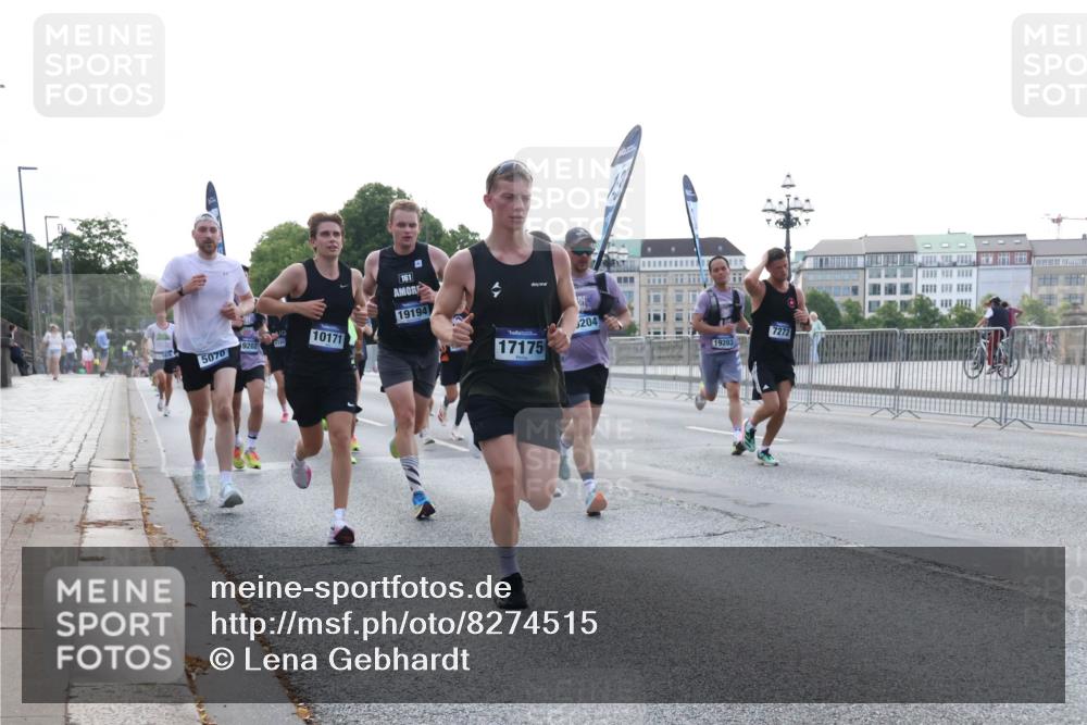 29.06.2025 - hella hamburg halbmarathon Lena Gebhardt http://msf.ph/oto/8274515 29.06.2025 09:45:14 Lombardsbrücke 5070, 9202, 170, 10171, 161, 19194, 17175, 204, 7272, 19203, 57, 1758, 1827, 1990, 2746, 3043, 3201, 4050, 4698, 4749, 5070, 5269, 5328, 5367, 5746, 5826, 6358, 6619, 6781, 7272, 7389, 7481, 7651, 7723, 8209, 8473, 8731, 8883, 9137, 9381, 9571, 9634, 10156, 10171, 10486, 10848, 11169, 11413, 11857, 12049, 12234, 12287, 12595, 12900, 12988, 13838, 13956, 14028, 14140, 14164, 14289, 15672, 15883, 16157, 16377, 16508, 16713, 16736, 16818, 17428 meine-sportfotos.de