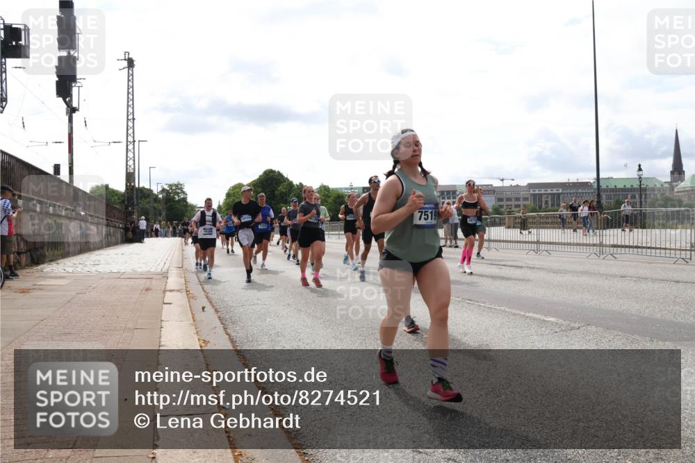29.06.2025 - hella hamburg halbmarathon Lena Gebhardt http://msf.ph/oto/8274521 29.06.2025 10:20:11 Lombardsbrücke 15948, 1154, 7519, 16714, 1046, 1069, 1110, 1115, 1154, 1474, 2064, 2405, 2478, 2918, 3278, 3434, 3842, 4154, 4539, 4585, 4614, 4737, 4739, 5251, 5397, 5556, 5659, 5811, 5812, 5831, 5878, 5937, 6796, 6797, 6872, 6874, 6951, 7018, 7101, 7131, 7137, 7248, 7249, 7519, 7739, 7744, 7808, 7917, 8025, 8146, 8387, 8427, 8462, 8588, 8738, 9136, 9196, 9735, 9873, 10041, 10349, 10414, 10550, 10594, 10595, 10613, 10622, 10647, 10701, 10754, 11028, 11036, 11603, 11835 meine-sportfotos.de