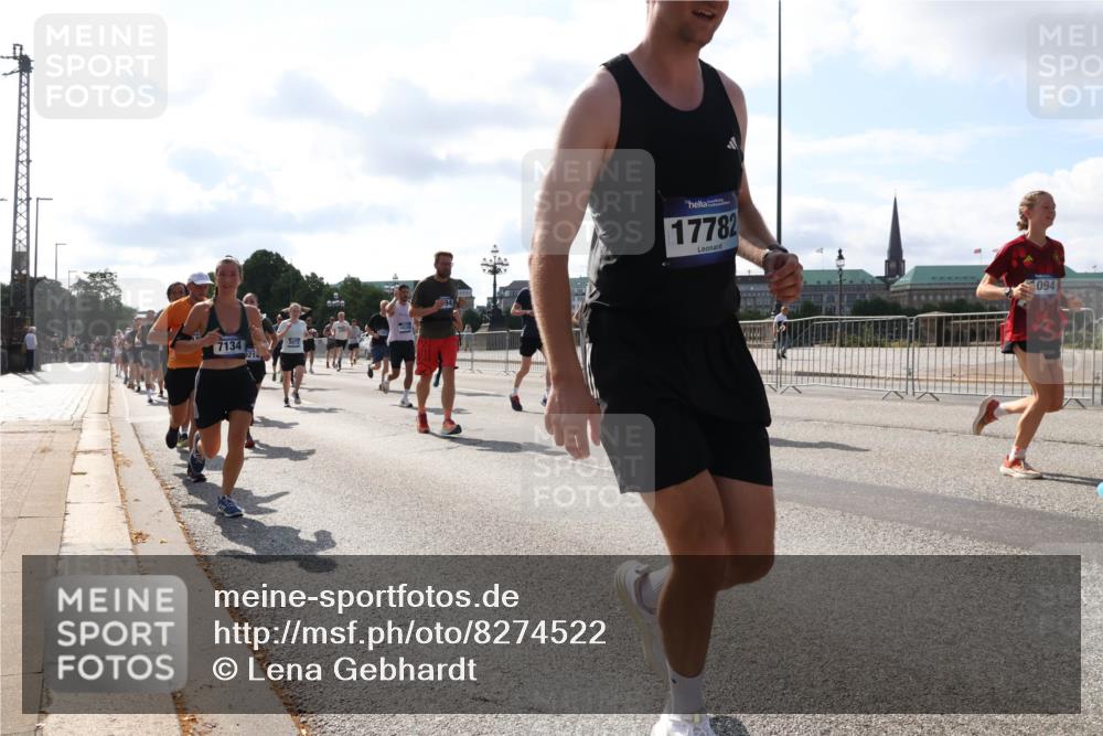 29.06.2025 - hella hamburg halbmarathon Lena Gebhardt http://msf.ph/oto/8274522 29.06.2025 09:57:45 Lombardsbrücke 7134, 921, 17782, 094, 1030, 1086, 1094, 1193, 1258, 1320, 1321, 1335, 1422, 1563, 1870, 2119, 2252, 2397, 2444, 2448, 2488, 2612, 2855, 2946, 3048, 3058, 3091, 3096, 3103, 3114, 3251, 3698, 3999, 4261, 4299, 4379, 4558, 4986, 5018, 5021, 5024, 5032, 5305, 5633, 5672, 5775, 5820, 5907, 6125, 6355, 6356, 6374, 6569, 6580, 6585, 6628, 6720, 6762, 6776, 6795, 6942, 7065, 7134, 7221, 7397, 7478, 7594, 7646, 7742, 7930, 7932, 7952, 7973, 7976, 9316, 10191 meine-sportfotos.de