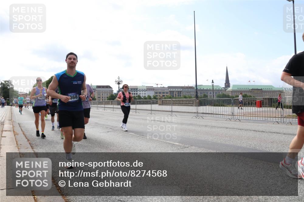 29.06.2025 - hella hamburg halbmarathon Lena Gebhardt http://msf.ph/oto/8274568 29.06.2025 10:11:29 Lombardsbrücke 1328, 1531, 1723, 1866, 1992, 2868, 3363, 3837, 4227, 4287, 5254, 5605, 5653, 7271, 7571, 8115, 8171, 8206, 8207, 8368, 8561, 8807, 8810, 9119, 9428, 10196, 10372, 10428, 11149, 11321, 11755, 12286, 12571, 12836, 13177, 13203, 13603, 13939, 14008, 14022, 14149, 15009, 15252, 15797, 15908, 15945, 16383, 17080, 17142, 17500, 17787, 17866, 18278, 18382, 19172, 19241 meine-sportfotos.de