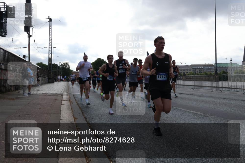 29.06.2025 - hella hamburg halbmarathon Lena Gebhardt http://msf.ph/oto/8274628 29.06.2025 09:45:15 Lombardsbrücke 5070, 10171, 161, 19194, 18692, 17175, 57, 1758, 1827, 1990, 2746, 3043, 3201, 4050, 4698, 4749, 5070, 5269, 5328, 5367, 5746, 5826, 6358, 6619, 6781, 7272, 7389, 7481, 7651, 7723, 8209, 8473, 8731, 8883, 9137, 9381, 9571, 9634, 10156, 10171, 10486, 10848, 11169, 11413, 11857, 12049, 12234, 12287, 12595, 12900, 12988, 13838, 13956, 14028, 14140, 14164, 14289, 15672, 15883, 16157, 16377, 16508, 16713, 16736, 16818, 17428 meine-sportfotos.de
