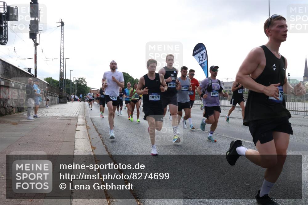 29.06.2025 - hella hamburg halbmarathon Lena Gebhardt http://msf.ph/oto/8274699 29.06.2025 09:45:15 Lombardsbrücke 10171, 11, 3043, 5070, 161, 19194, 1, 30, 18692, 7272, 137, 19204, 57, 1758, 1827, 1990, 2746, 3043, 3201, 4050, 4698, 4749, 5070, 5269, 5328, 5367, 5746, 5826, 6358, 6619, 6781, 7272, 7389, 7481, 7651, 7723, 8209, 8473, 8731, 8883, 9137, 9381, 9571, 9634, 10156, 10171, 10486, 10848, 11169, 11413, 11857, 12049, 12234, 12287, 12595, 12900, 12988, 13838, 13956, 14028, 14140, 14164, 14289, 15672, 15883, 16157, 16377, 16508, 16713, 16736, 16818, 17428 meine-sportfotos.de