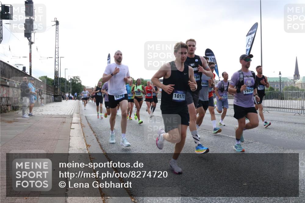 29.06.2025 - hella hamburg halbmarathon Lena Gebhardt http://msf.ph/oto/8274720 29.06.2025 09:45:16 Lombardsbrücke 3043, 8883, 5070, 11413, 4050, 10171, 161, 194, 8692, 37, 7272, 19204, 19203, 57, 1758, 1827, 1990, 2746, 3043, 3201, 4050, 4129, 4698, 4749, 5070, 5269, 5328, 5367, 5746, 5826, 6358, 6619, 6781, 7272, 7389, 7481, 7651, 7723, 8209, 8473, 8731, 8883, 9137, 9381, 9571, 9634, 10156, 10171, 10486, 10848, 11169, 11413, 11857, 12049, 12234, 12287, 12595, 12900, 12988, 13838, 13956, 14028, 14140, 14164, 14289, 15672, 15883, 16157, 16377, 16508, 16713, 16736, 16818, 17428 meine-sportfotos.de