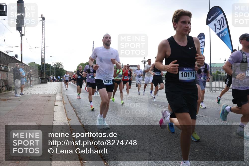 29.06.2025 - hella hamburg halbmarathon Lena Gebhardt http://msf.ph/oto/8274748 29.06.2025 09:45:16 Lombardsbrücke 1920, 5070, 8883, 4050, 102, 5746, 30, 1, 30, 10171, 19203, 1, 57, 1758, 1827, 1990, 2746, 3043, 3201, 4050, 4129, 4698, 4749, 5070, 5269, 5328, 5367, 5746, 5826, 6358, 6619, 6781, 7272, 7389, 7481, 7651, 7723, 8209, 8473, 8731, 8883, 9137, 9381, 9571, 9634, 10156, 10171, 10486, 10848, 11169, 11413, 11857, 12049, 12234, 12287, 12595, 12900, 12988, 13838, 13956, 14028, 14140, 14164, 14289, 15672, 15883, 16157, 16377, 16508, 16713, 16736, 16818, 17428 meine-sportfotos.de