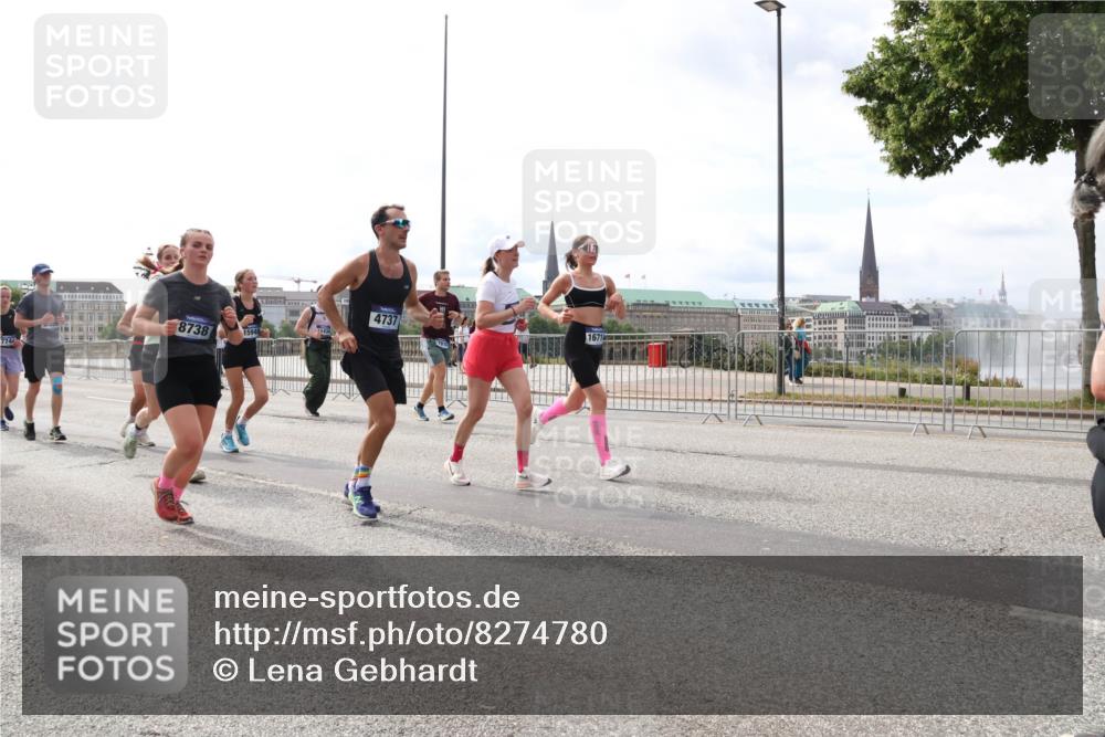 29.06.2025 - hella hamburg halbmarathon Lena Gebhardt http://msf.ph/oto/8274780 29.06.2025 10:20:13 Lombardsbrücke 774, 8738, 15948, 4737, 1046, 1069, 1110, 1115, 1154, 1474, 2064, 2405, 2478, 2918, 3278, 3434, 3842, 4154, 4166, 4539, 4585, 4614, 4737, 4739, 5397, 5556, 5659, 5811, 5812, 5831, 5937, 6872, 6874, 6951, 7018, 7101, 7131, 7137, 7248, 7519, 7739, 7744, 7808, 7917, 8025, 8146, 8387, 8427, 8462, 8588, 8738, 9136, 9196, 9722, 9735, 9873, 10041, 10349, 10414, 10550, 10594, 10595, 10613, 10622, 10647, 10701, 10754, 11028, 11036, 11603, 11835 meine-sportfotos.de