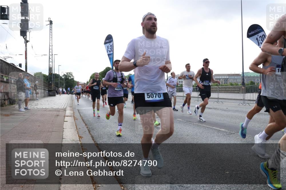 29.06.2025 - hella hamburg halbmarathon Lena Gebhardt http://msf.ph/oto/8274790 29.06.2025 09:45:16 Lombardsbrücke 3043, 1, 30, 19202, 5070, 5746, 1, 30, 18, 57, 1758, 1827, 1990, 2746, 3043, 3201, 4050, 4129, 4698, 4749, 5070, 5269, 5328, 5367, 5746, 5826, 6358, 6619, 6781, 7272, 7389, 7481, 7651, 7723, 8209, 8473, 8731, 8883, 9137, 9381, 9571, 9634, 10156, 10171, 10486, 10848, 11169, 11413, 11857, 12049, 12234, 12287, 12595, 12900, 12988, 13838, 13956, 14028, 14140, 14164, 14289, 15672, 15883, 16157, 16377, 16508, 16713, 16736, 16818, 17428 meine-sportfotos.de