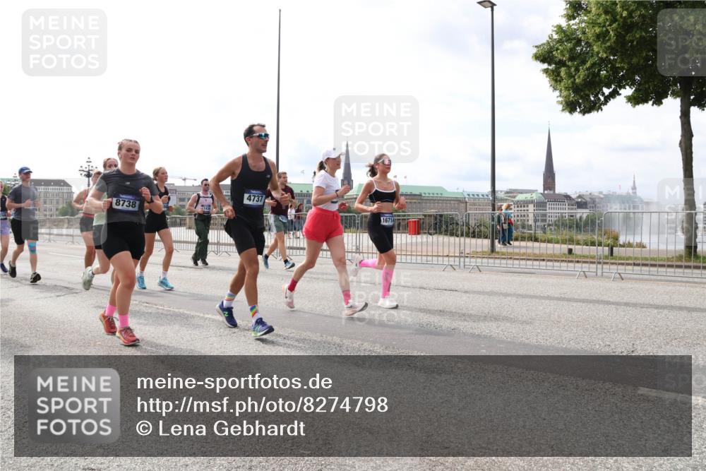 29.06.2025 - hella hamburg halbmarathon Lena Gebhardt http://msf.ph/oto/8274798 29.06.2025 10:20:13 Lombardsbrücke 8738, 4737, 16714, 1046, 1069, 1110, 1115, 1154, 1474, 2064, 2405, 2478, 2918, 3278, 3434, 3842, 4154, 4166, 4539, 4585, 4614, 4737, 4739, 5397, 5556, 5659, 5811, 5812, 5831, 5937, 6872, 6874, 6951, 7018, 7101, 7131, 7137, 7248, 7519, 7739, 7744, 7808, 7917, 8025, 8146, 8387, 8427, 8462, 8588, 8738, 9136, 9196, 9722, 9735, 9873, 10041, 10349, 10414, 10550, 10594, 10595, 10613, 10622, 10647, 10701, 10754, 11028, 11036, 11603, 11835 meine-sportfotos.de