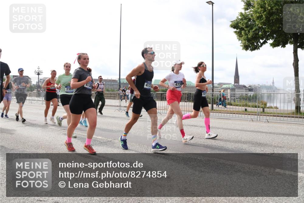 29.06.2025 - hella hamburg halbmarathon Lena Gebhardt http://msf.ph/oto/8274854 29.06.2025 10:20:13 Lombardsbrücke 7744, 555, 8738, 2357, 4731, 4739, 167, 1046, 1069, 1110, 1115, 1154, 1474, 2064, 2405, 2478, 2918, 3278, 3434, 3842, 4154, 4166, 4539, 4585, 4614, 4737, 4739, 5397, 5556, 5659, 5811, 5812, 5831, 5937, 6872, 6874, 6951, 7018, 7101, 7131, 7137, 7248, 7519, 7739, 7744, 7808, 7917, 8025, 8146, 8387, 8427, 8462, 8588, 8738, 9136, 9196, 9722, 9735, 9873, 10041, 10349, 10414, 10550, 10594, 10595, 10613, 10622, 10647, 10701, 10754, 11028, 11036, 11603, 11835 meine-sportfotos.de