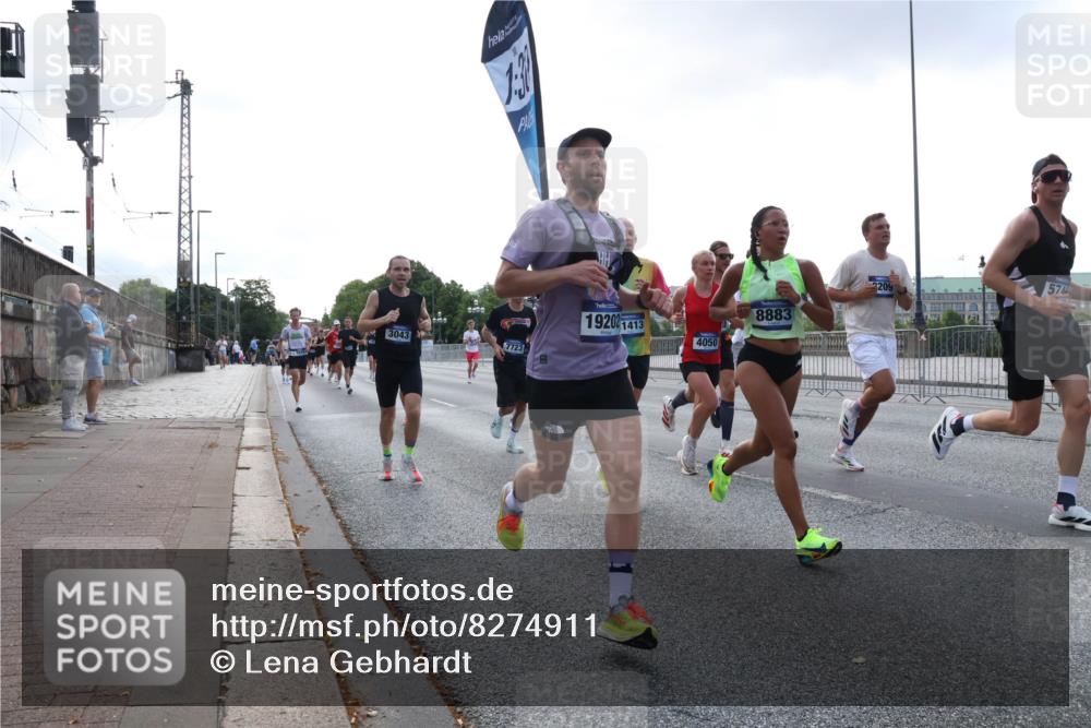 29.06.2025 - hella hamburg halbmarathon Lena Gebhardt http://msf.ph/oto/8274911 29.06.2025 09:45:17 Lombardsbrücke 3043, 7723, 192021413, 4050, 8883, 2209, 574, 57, 1758, 1827, 1990, 2746, 3043, 3201, 4050, 4129, 4698, 4749, 5070, 5269, 5328, 5367, 5746, 5826, 6358, 6619, 6781, 7272, 7389, 7481, 7651, 7723, 8209, 8473, 8731, 8883, 9137, 9381, 9571, 9634, 10156, 10171, 10486, 10848, 11169, 11413, 11857, 12049, 12234, 12287, 12595, 12900, 12988, 13838, 13956, 14028, 14140, 14164, 14289, 15672, 15883, 16157, 16377, 16508, 16713, 16736, 16818, 17428 meine-sportfotos.de