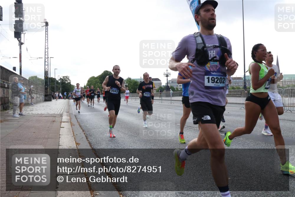 29.06.2025 - hella hamburg halbmarathon Lena Gebhardt http://msf.ph/oto/8274951 29.06.2025 09:45:17 Lombardsbrücke 3043, 7723, 19202, 57, 1758, 1827, 1990, 2746, 3043, 3201, 4050, 4129, 4698, 4749, 5070, 5269, 5328, 5367, 5746, 5826, 6358, 6619, 6781, 7272, 7389, 7481, 7651, 7723, 8209, 8473, 8731, 8883, 9137, 9381, 9571, 9634, 10156, 10171, 10486, 10848, 11169, 11413, 11857, 12049, 12234, 12287, 12595, 12900, 12988, 13838, 13956, 14028, 14140, 14164, 14289, 15672, 15883, 16157, 16377, 16508, 16713, 16736, 16818, 17428 meine-sportfotos.de