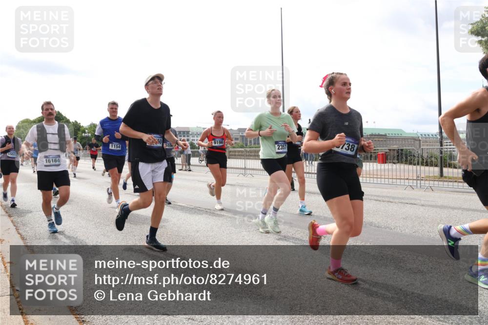 29.06.2025 - hella hamburg halbmarathon Lena Gebhardt http://msf.ph/oto/8274961 29.06.2025 10:20:14 Lombardsbrücke 15572, 16164, 50, 9196, 5556, 1154, 2357, 738, 1046, 1069, 1110, 1115, 1154, 1471, 1474, 2064, 2405, 2478, 2918, 3278, 3434, 3842, 4154, 4166, 4539, 4585, 4614, 4737, 4739, 5181, 5397, 5556, 5659, 5811, 5812, 5831, 5937, 6872, 6874, 6951, 7018, 7101, 7131, 7137, 7519, 7739, 7744, 7808, 7917, 8025, 8387, 8427, 8462, 8588, 8738, 9136, 9196, 9722, 9735, 9873, 10041, 10349, 10414, 10550, 10595, 10613, 10622, 10647, 10701, 10754, 11028, 11036, 11603, 11835 meine-sportfotos.de
